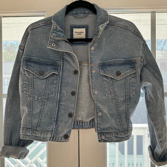 Abercrombie & Fitch Jackets & Blazers - NWOT Abercrombie & Fitch Crop Elastic Waist Denim Jacket